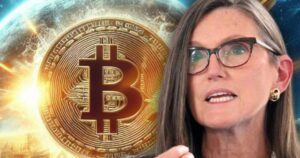 Ark Invest CEO Expects Spot Bitcoin ETFs to Attract Substantial Institutional Flows